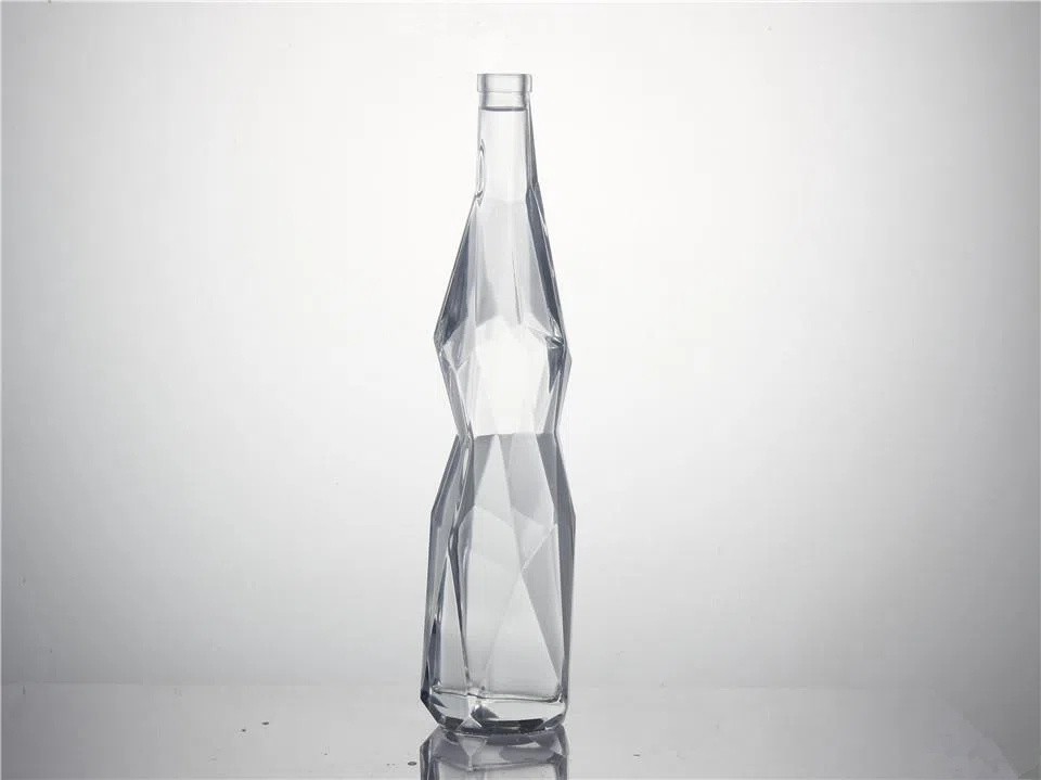 750ml Diamond Glass Bottle